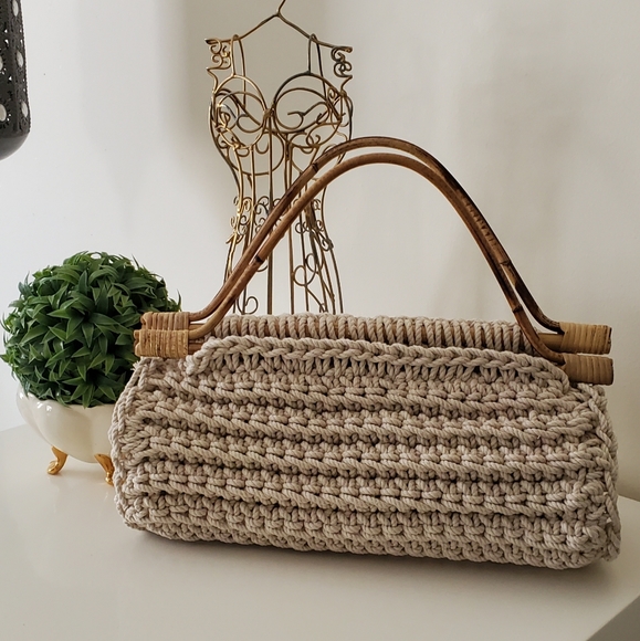 Stunning Crochet Purse - Picture 3 of 5